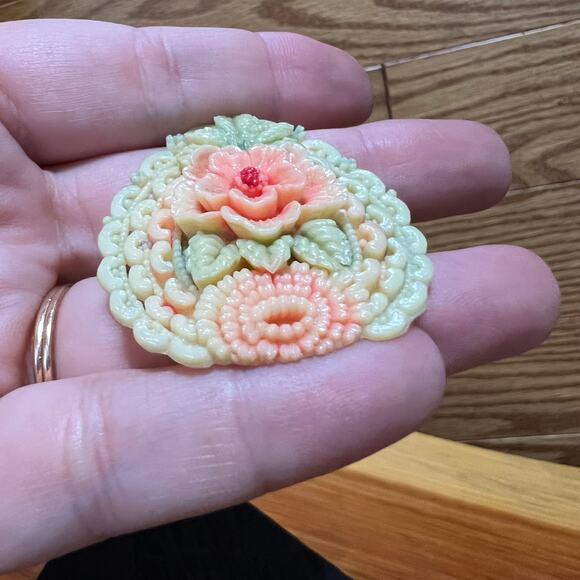 Vintage Filigree Celluloid Floral Brooch Lapel Pin Bouquet Hand Painted Carved - Picture 4 of 8